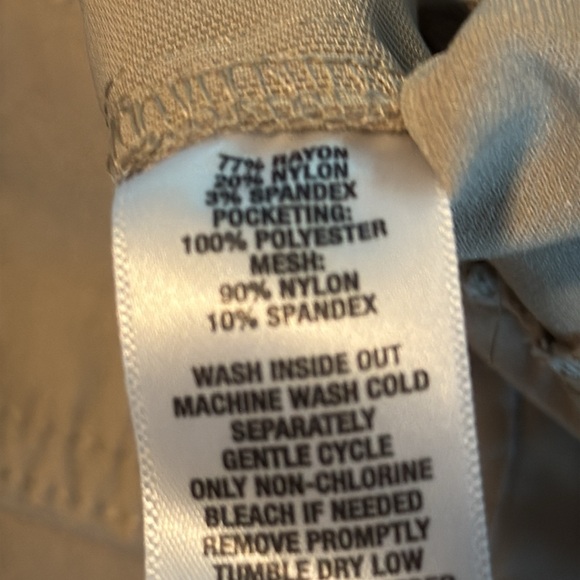 Kim Rogers Tummy control stretch beige Bermuda shorts size 16 NWOT, pull-on - Picture 12 of 12